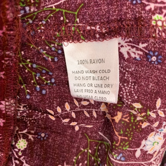 Easel Floral Ruffled Sleeve Blouse Size Large ! - Picture 6 of 6